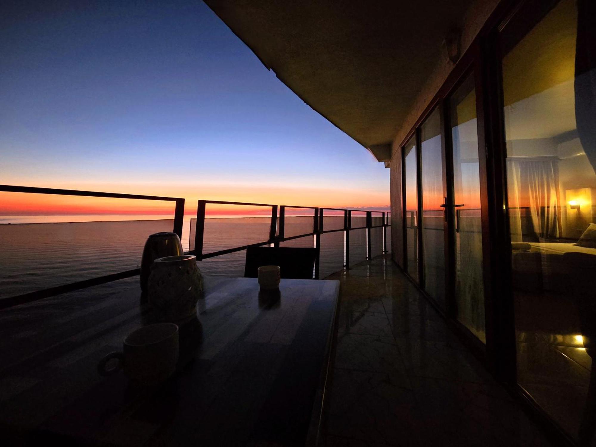 Ashtal Beach Hotel Batumi Exterior foto